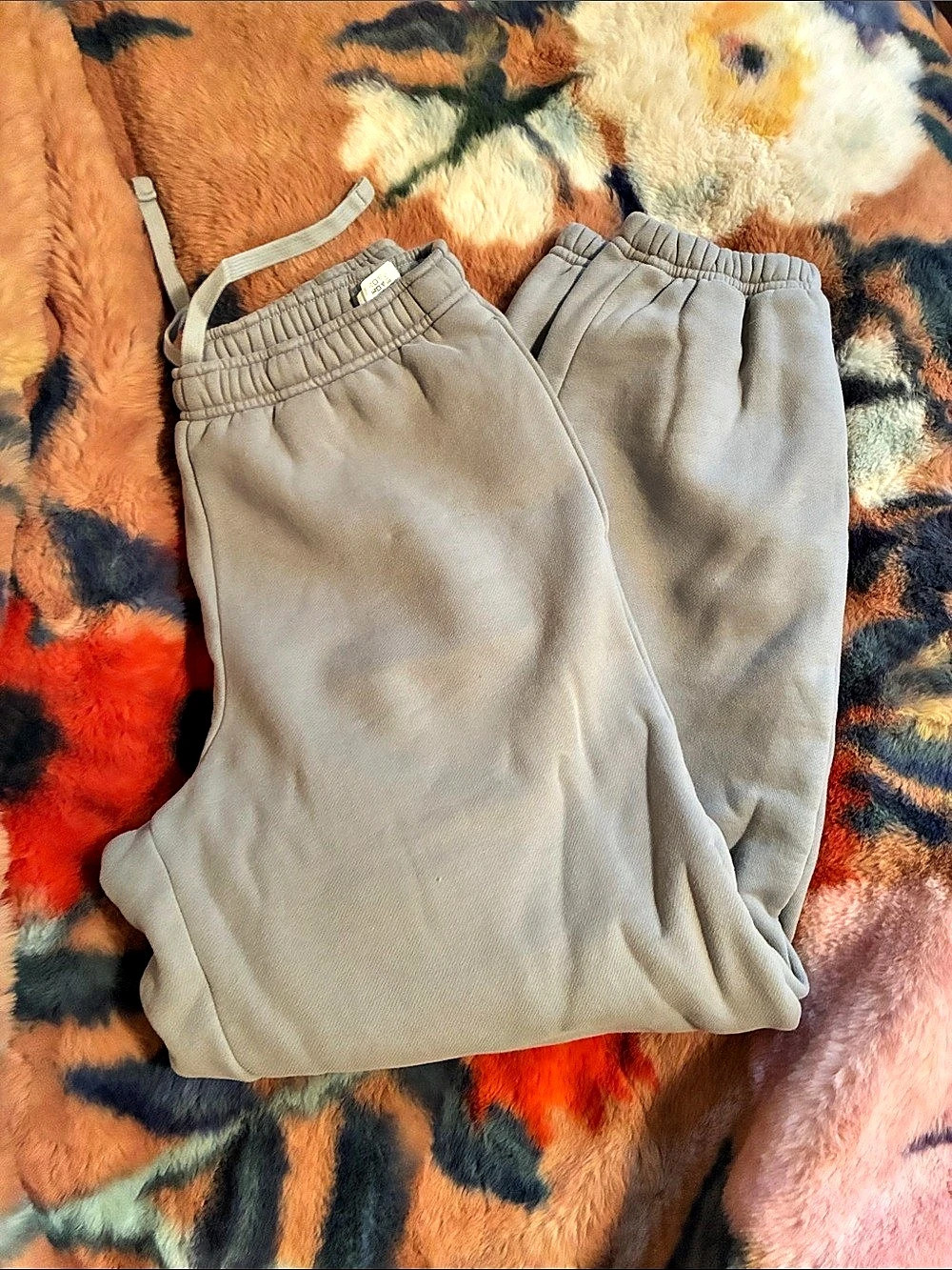 Vuori restore classic jogger in blue haze XS